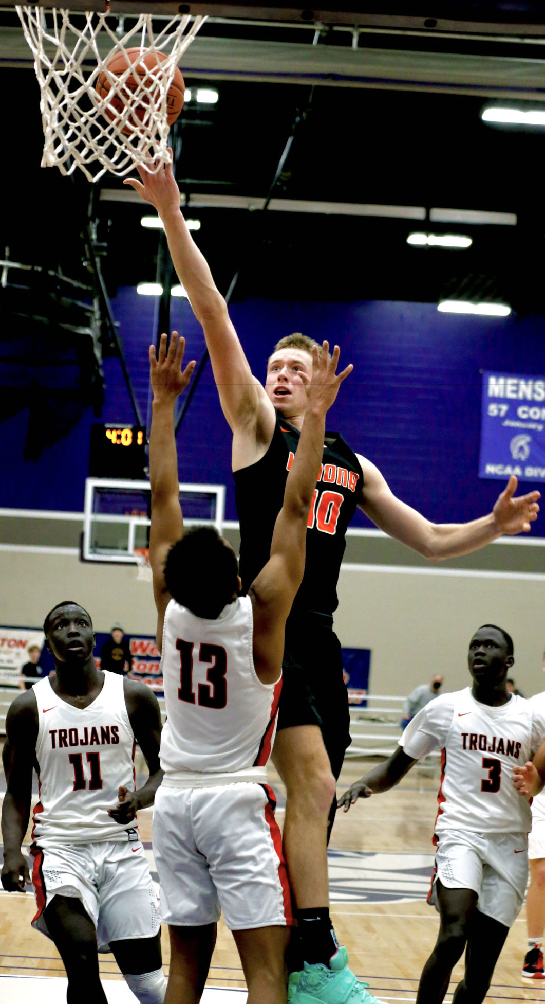 Jasper Hedin layup